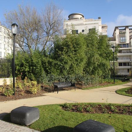 Best Western Rives De Paris La Defense Курбевуа Экстерьер фото