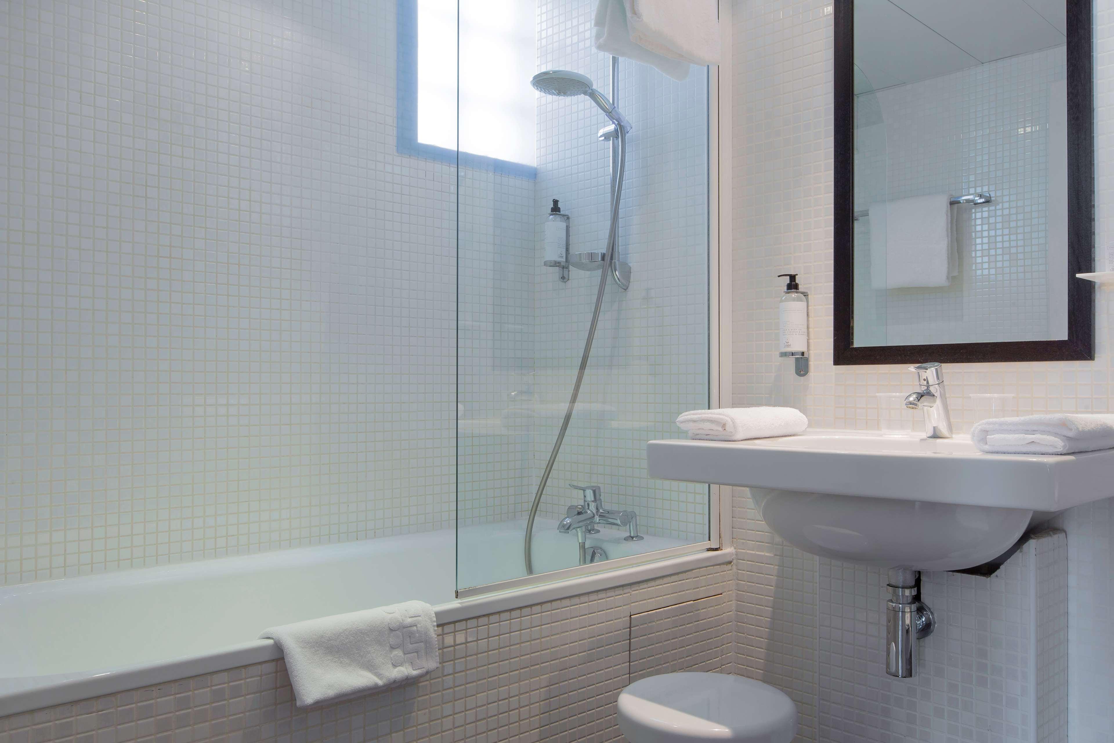 Best Western Rives De Paris La Defense Курбевуа Экстерьер фото